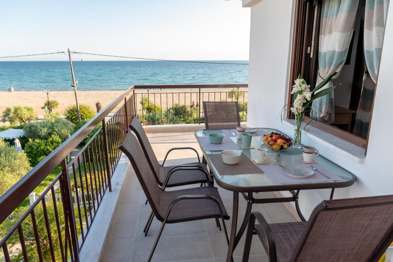 Dimi Seafront Apartment By Rentals Pro Services - Nea Moudania Bagian luar foto