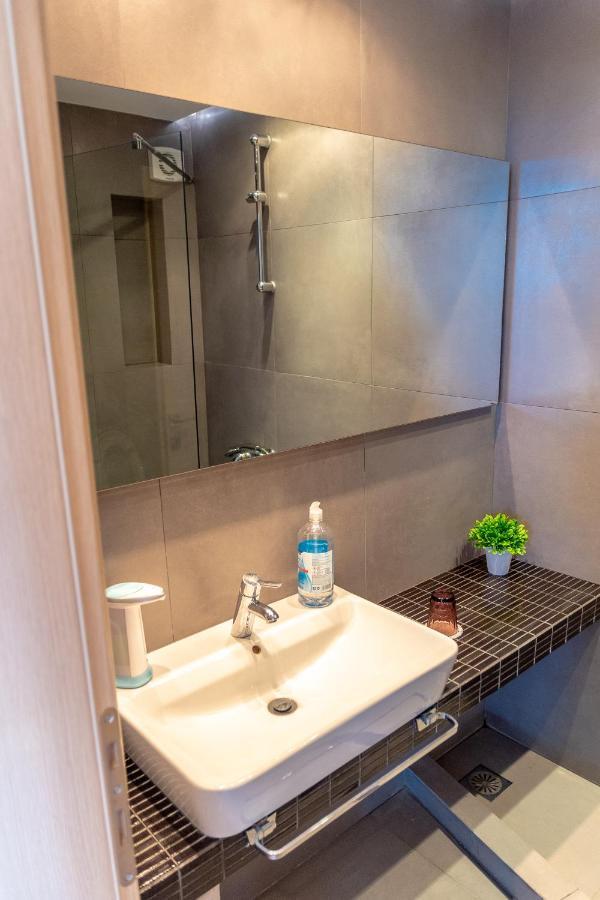 Dimi Seafront Apartment By Rentals Pro Services - Nea Moudania Bagian luar foto