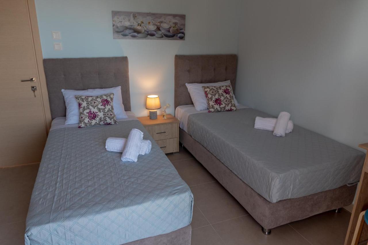 Dimi Seafront Apartment By Rentals Pro Services - Nea Moudania Bagian luar foto