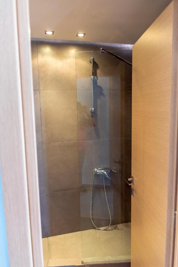 Dimi Seafront Apartment By Rentals Pro Services - Nea Moudania Bagian luar foto