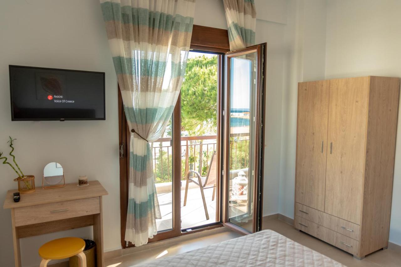 Dimi Seafront Apartment By Rentals Pro Services - Nea Moudania Bagian luar foto