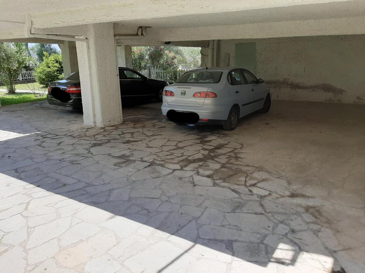 Dimi Seafront Apartment By Rentals Pro Services - Nea Moudania Bagian luar foto